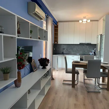 Modern Cozy W/in 10 Min Walk From Main Square Apartamento