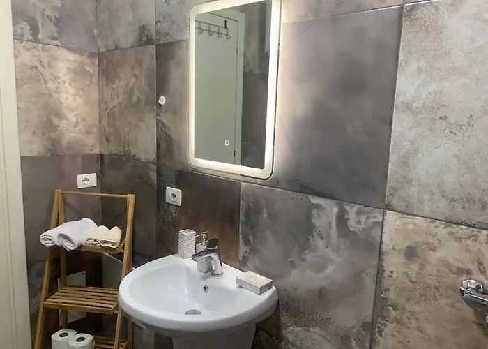 Modern Cozy W/in 10 Min Walk From Main Square Apartamento Tirana